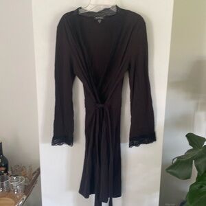 MIDNIGHT CAROLE HOCHMAN black supina cotton lace trim robe dressing gown M